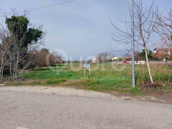 terreno edificabile in vendita a Povoletto in zona Primulacco