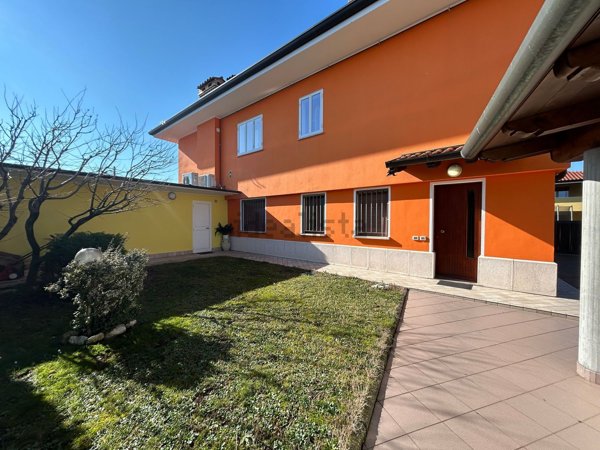 appartamento in vendita a Povoletto in zona Siacco
