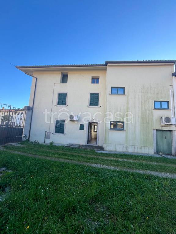 casa indipendente in vendita a Povoletto in zona Savorgnano