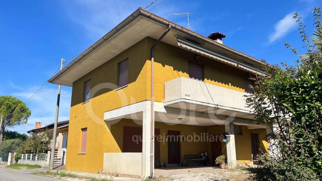 casa indipendente in vendita a Povoletto in zona Savorgnano
