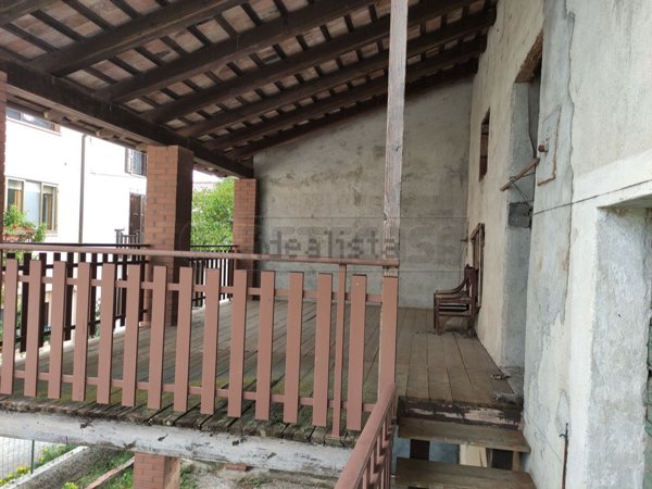 casa indipendente in vendita a Povoletto in zona Primulacco
