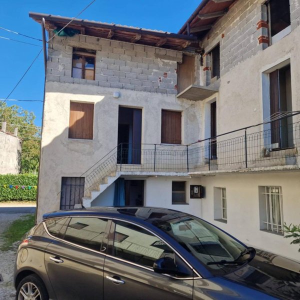 casa indipendente in vendita a Povoletto in zona Bellazoia