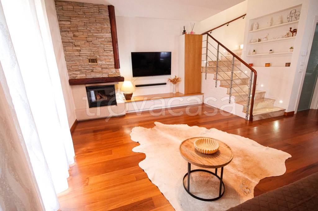 casa indipendente in vendita a Povoletto