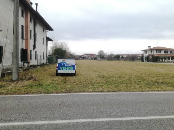 terreno edificabile in vendita a Povoletto in zona Savorgnano