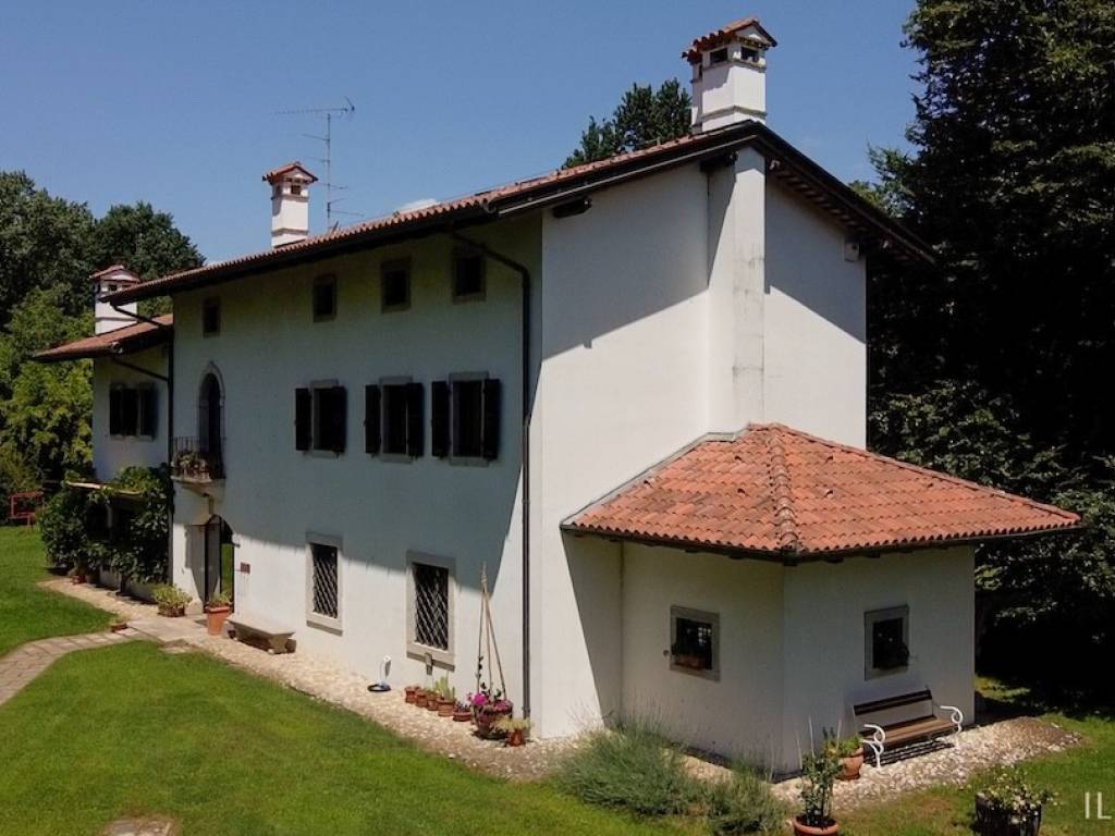 casa indipendente in vendita a Povoletto in zona Bellazoia