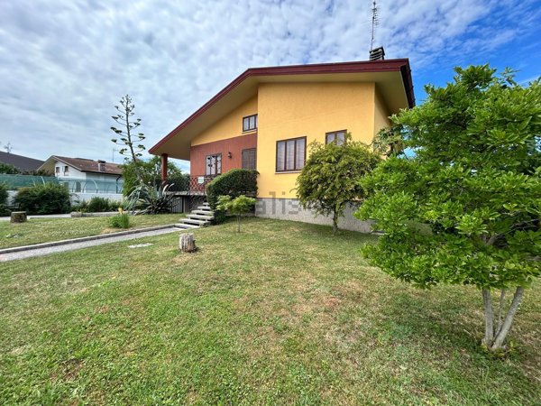 casa indipendente in vendita a Povoletto in zona Salt