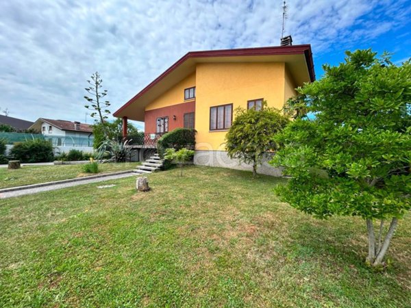 casa indipendente in vendita a Povoletto in zona Salt