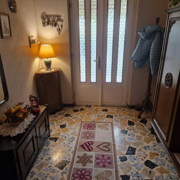 casa indipendente in vendita a Povoletto in zona Grions