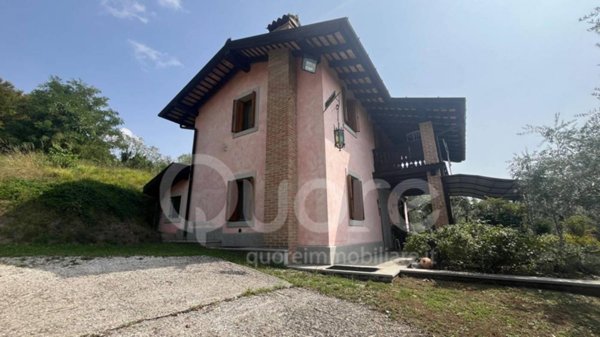 casa indipendente in vendita a Povoletto in zona Savorgnano