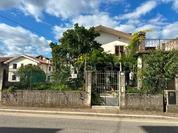 casa indipendente in vendita a Povoletto in zona Grions