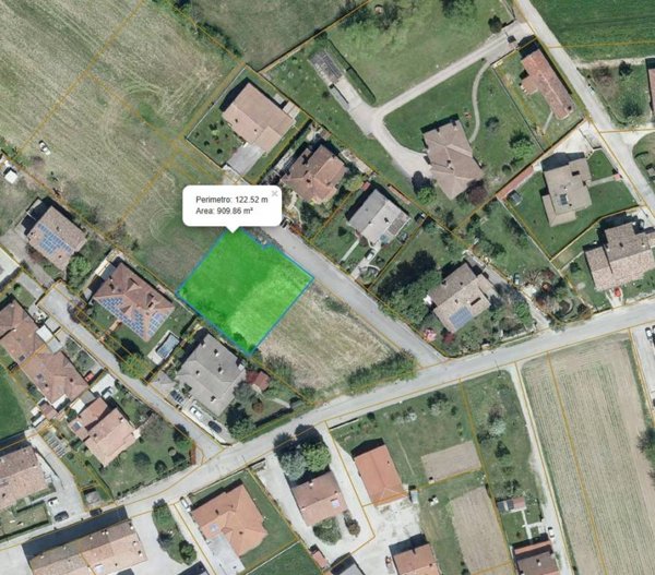 terreno in vendita a Povoletto in zona Primulacco
