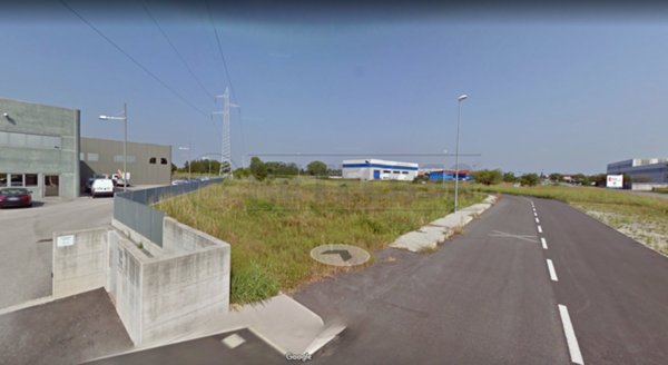 capannone in vendita a Pozzuolo del Friuli in zona Zugliano