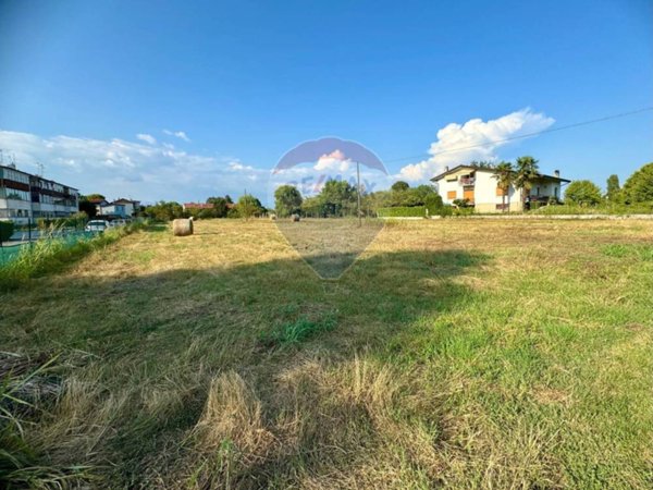 terreno edificabile in vendita a Pozzuolo del Friuli