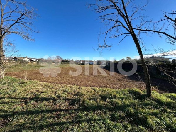 terreno edificabile in vendita a Pozzuolo del Friuli