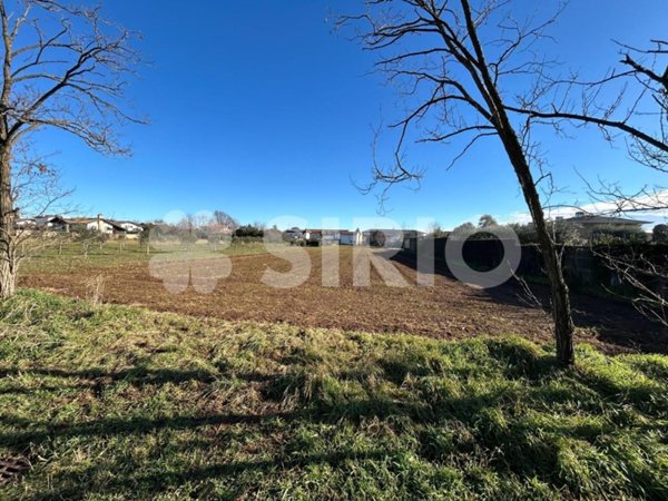 terreno edificabile in vendita a Pozzuolo del Friuli