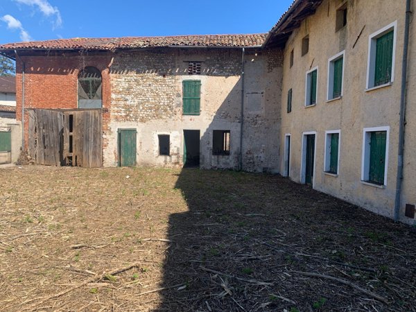 casale in vendita a Pozzuolo del Friuli