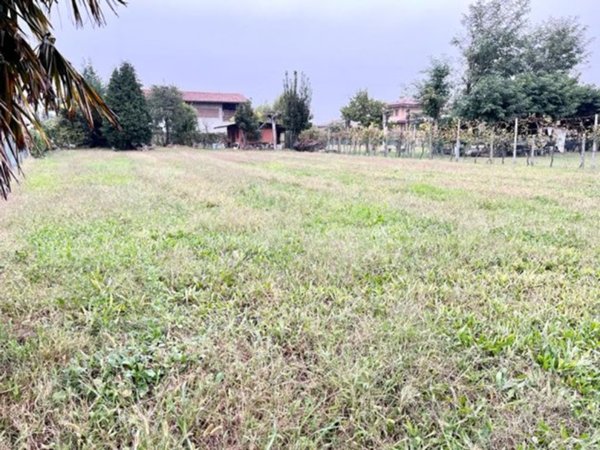 terreno edificabile in vendita a Pozzuolo del Friuli