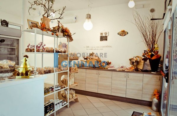 locale commerciale in vendita a Pozzuolo del Friuli