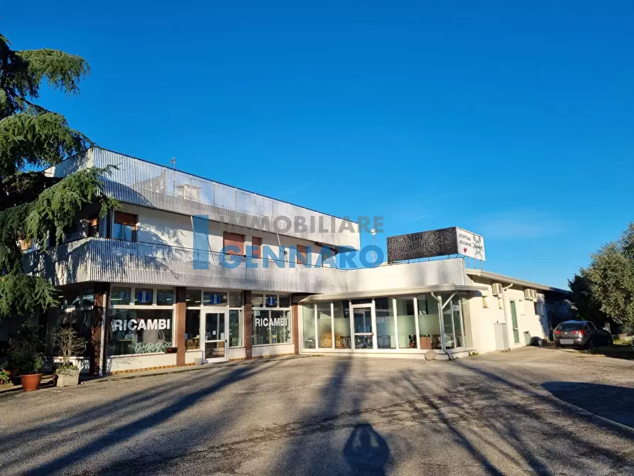 locale commerciale in vendita a Pozzuolo del Friuli