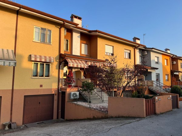 casa indipendente in vendita a Pozzuolo del Friuli in zona Cargnacco