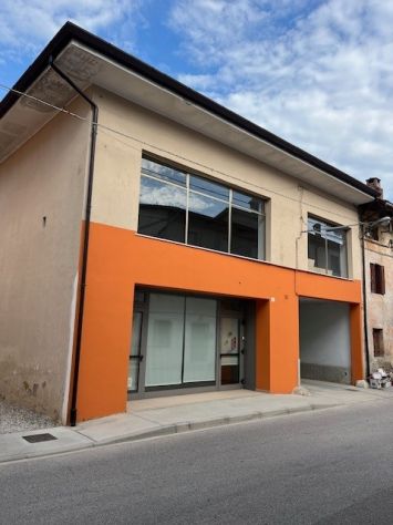 negozio in vendita a Pozzuolo del Friuli