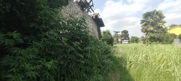 casale in vendita a Pozzuolo del Friuli in zona Zugliano
