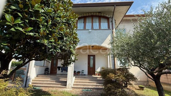appartamento in vendita a Pozzuolo del Friuli in zona Zugliano
