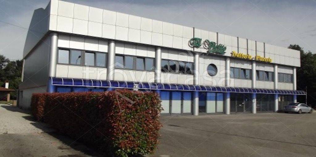 negozio in vendita a Pozzuolo del Friuli