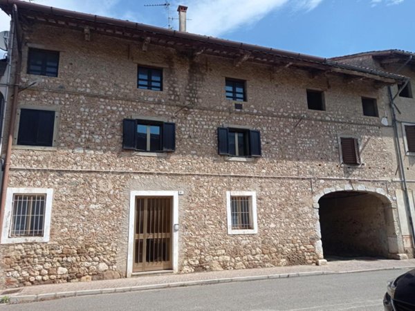 casa indipendente in vendita a Pozzuolo del Friuli in zona Zugliano