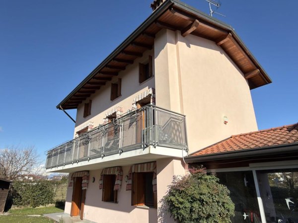 casa indipendente in vendita a Pozzuolo del Friuli in zona Zugliano