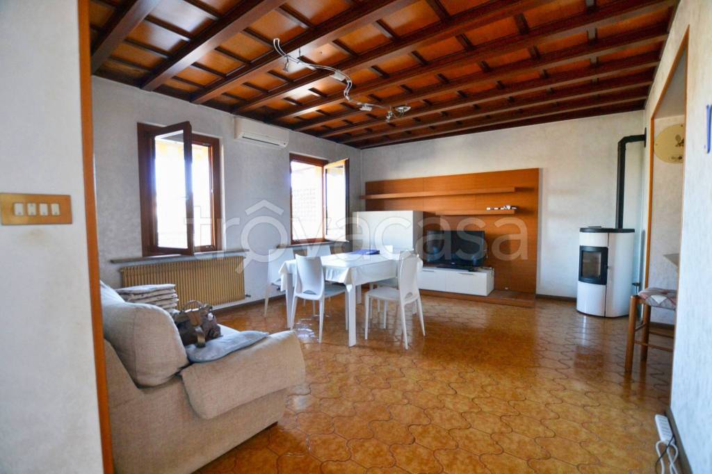 casa indipendente in vendita a Pozzuolo del Friuli in zona Sammardenchia