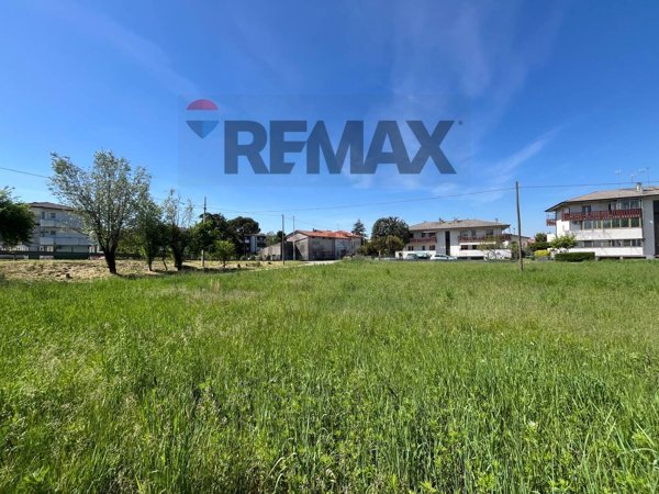 terreno edificabile in vendita a Pozzuolo del Friuli in zona Zugliano