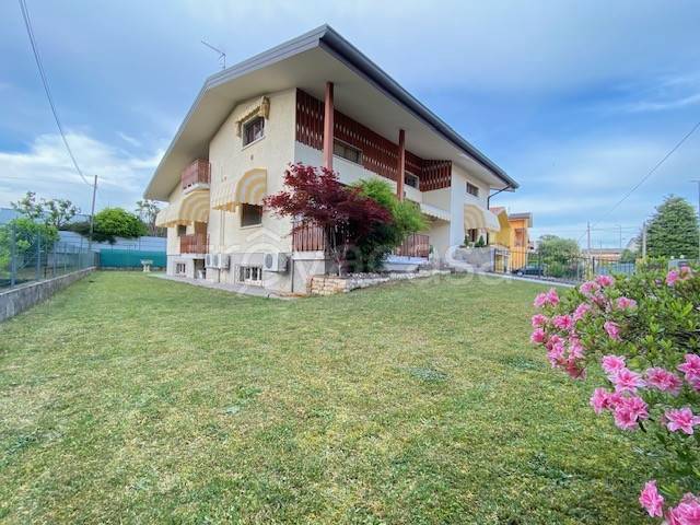 casa indipendente in vendita a Pozzuolo del Friuli