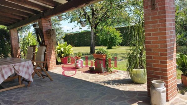 casa indipendente in vendita a Pradamano in zona Lovaria