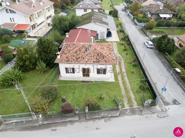 casa indipendente in vendita a Pradamano
