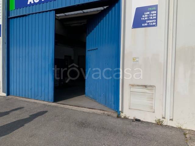 capannone in vendita a Pradamano