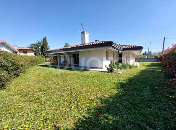 casa indipendente in vendita a Pradamano