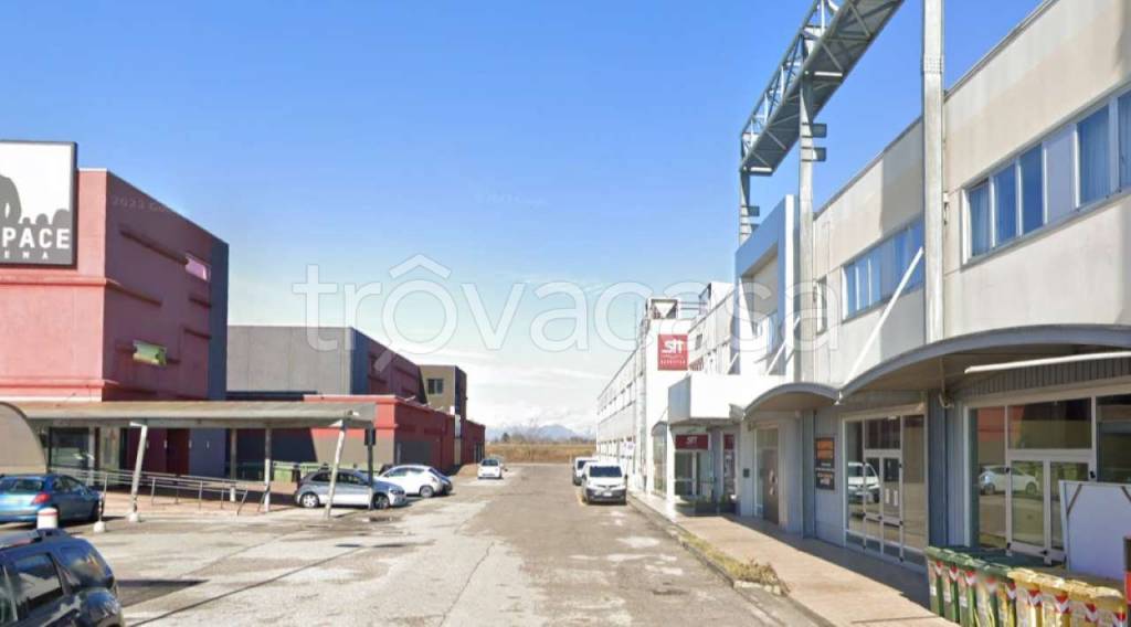 negozio in vendita a Pradamano