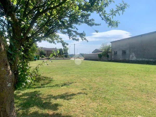 terreno agricolo in vendita a Pradamano in zona Lovaria