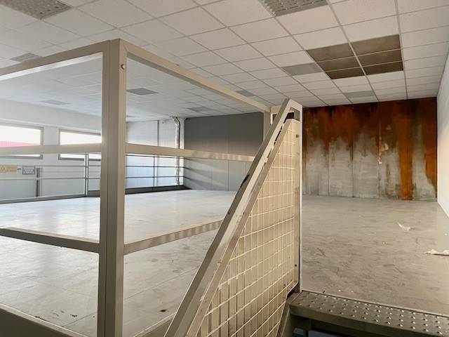 locale commerciale in vendita a Pradamano