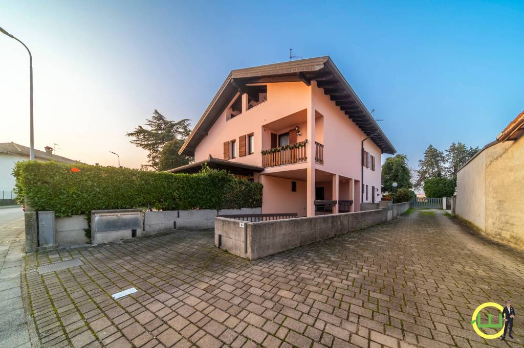 casa indipendente in vendita a Pradamano in zona Lovaria