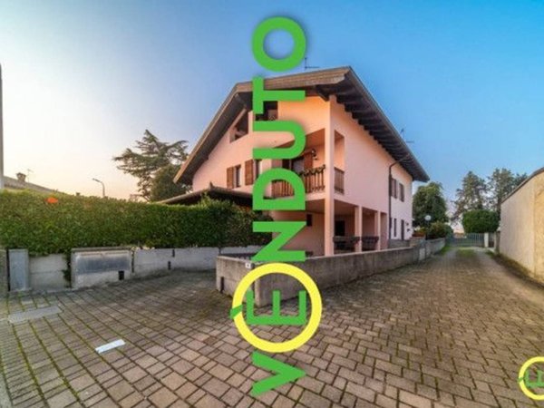 casa indipendente in vendita a Pradamano in zona Lovaria
