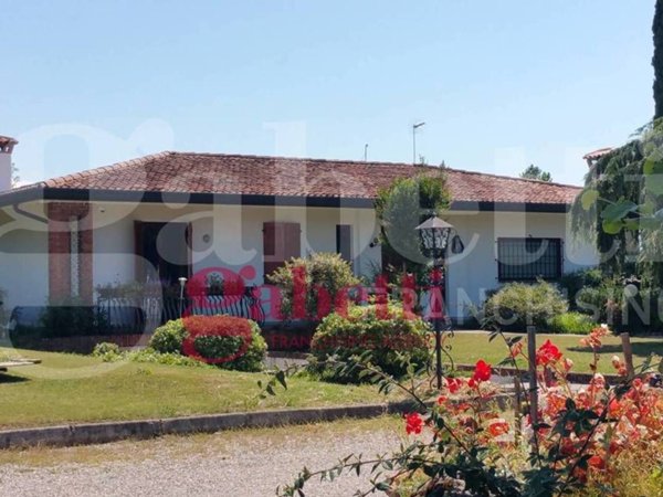 casa indipendente in vendita a Pradamano in zona Lovaria