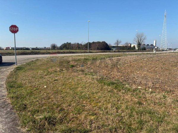 terreno agricolo in vendita a Pradamano