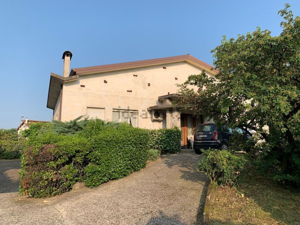 casa indipendente in vendita a Pradamano