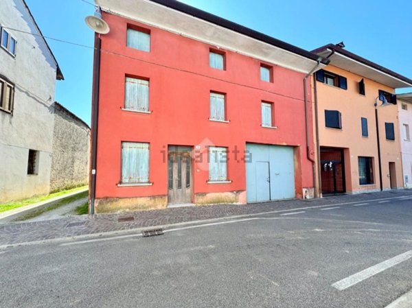 casa indipendente in vendita a Pradamano