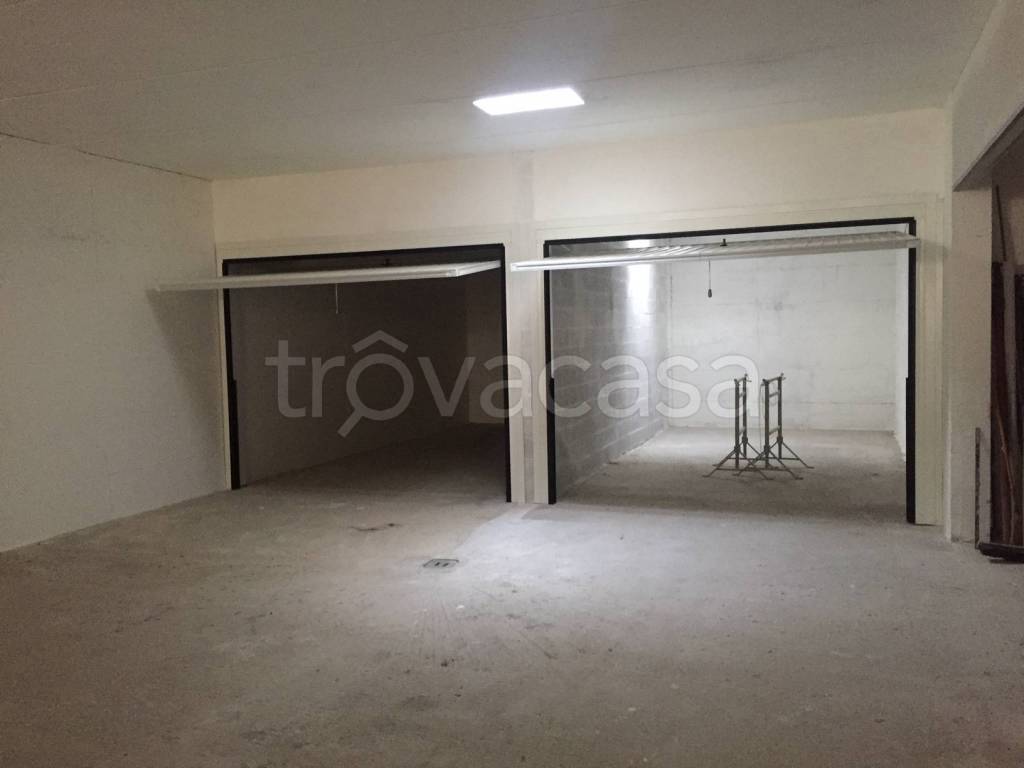 locale di sgombero in vendita a Pradamano in zona Lovaria