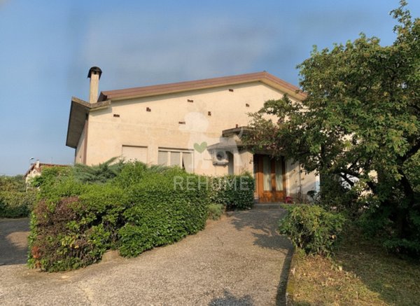 casa indipendente in vendita a Pradamano