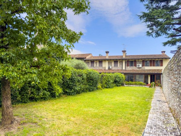 casa indipendente in vendita a Pradamano