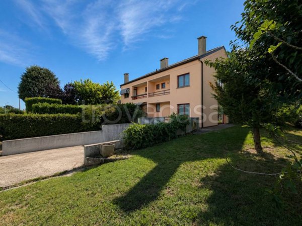 casa indipendente in vendita a Pradamano in zona Lovaria